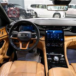 جیپ گراند شیرۆکی